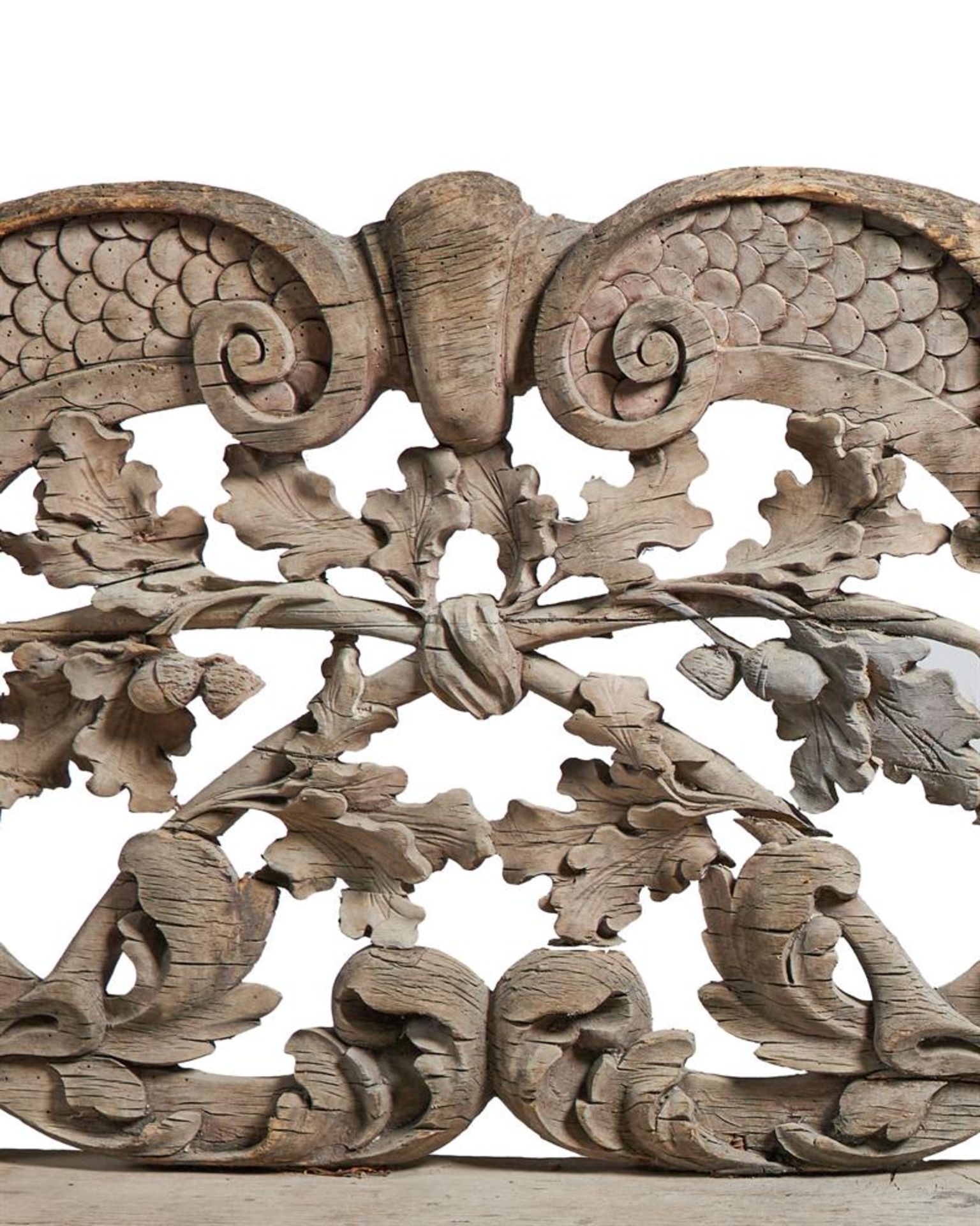 A FLEMISH CARVED PINE BENCH, LATE 17TH CENTURY - Bild 6 aus 6