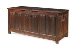 AN OAK COFFER, LATE 16TH/EARLY 17TH CENTURY