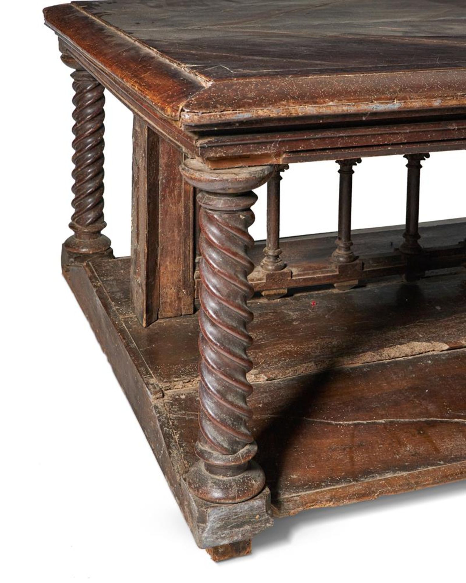 AN WALNUT LIBRARY TABLE, ITALIAN, LATE 16TH/EARLY 17TH CENTURY AND LATER - Bild 5 aus 6