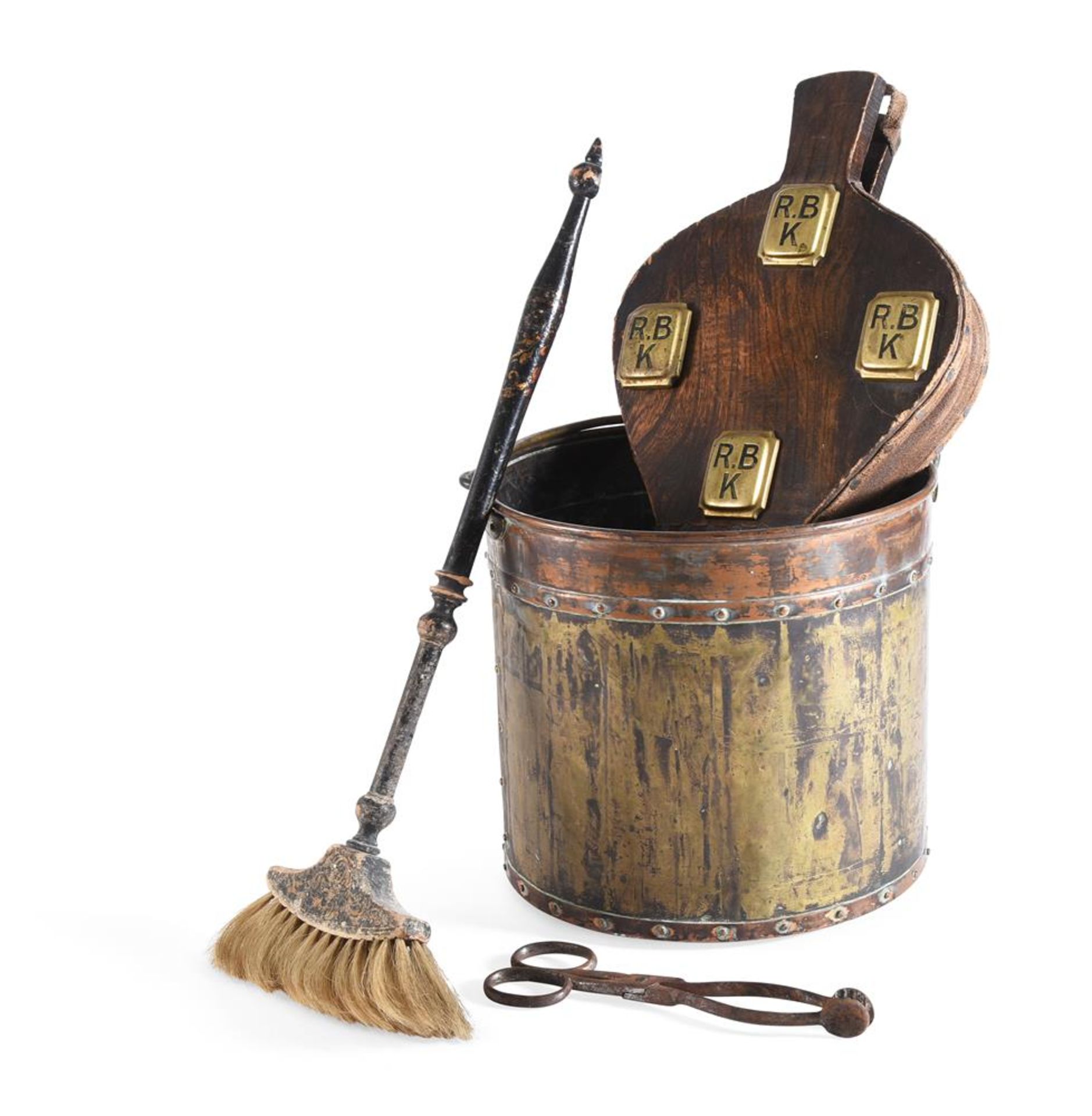 A COPPER AND BRASS SWING HANDLED BUCKET, LATE 19TH/EARLY 20TH CENTURY