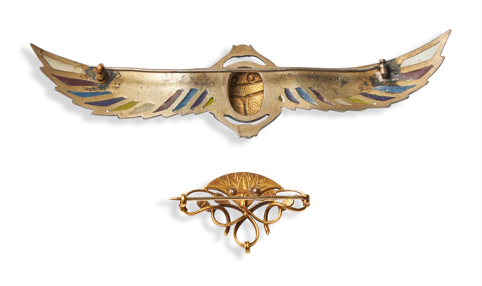 AN ART DECO .800 WINGED SCARAB BROOCH, 20TH CENTURY - Image 3 of 4