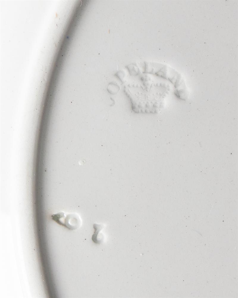 SEVEN COPELAND POTTERY CRESTED DINNER PLATESMID 19TH CENTURYImpressed marks - Image 4 of 5