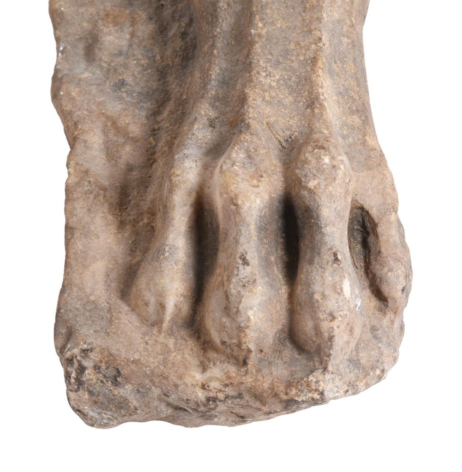 A CARVED STONE LION PAW FRAGMENT POSSIBLY ITALIAN, 18TH CENTURY - Image 2 of 2