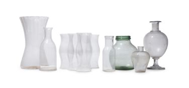 A SELECTION OF GLASSWARE, VARIOUS DATES 19TH AND 20TH CENTURIES