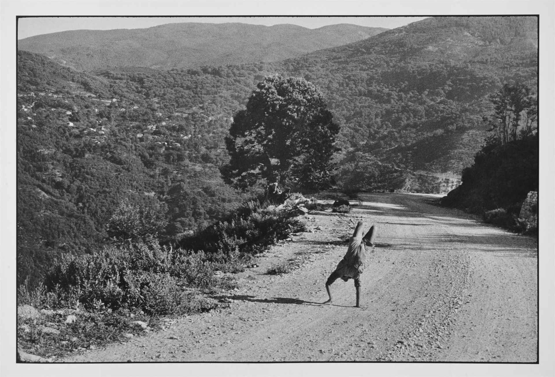 HENRI CARTIER-BRESSON (1908-2004), ASSORTED BOOKS AND EPHEMERA - Image 10 of 13