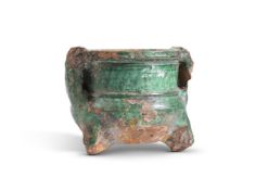 A GREEN GLAZED POTTERY TRIPOD VASE IN THE HAN DYNASTY STYLE