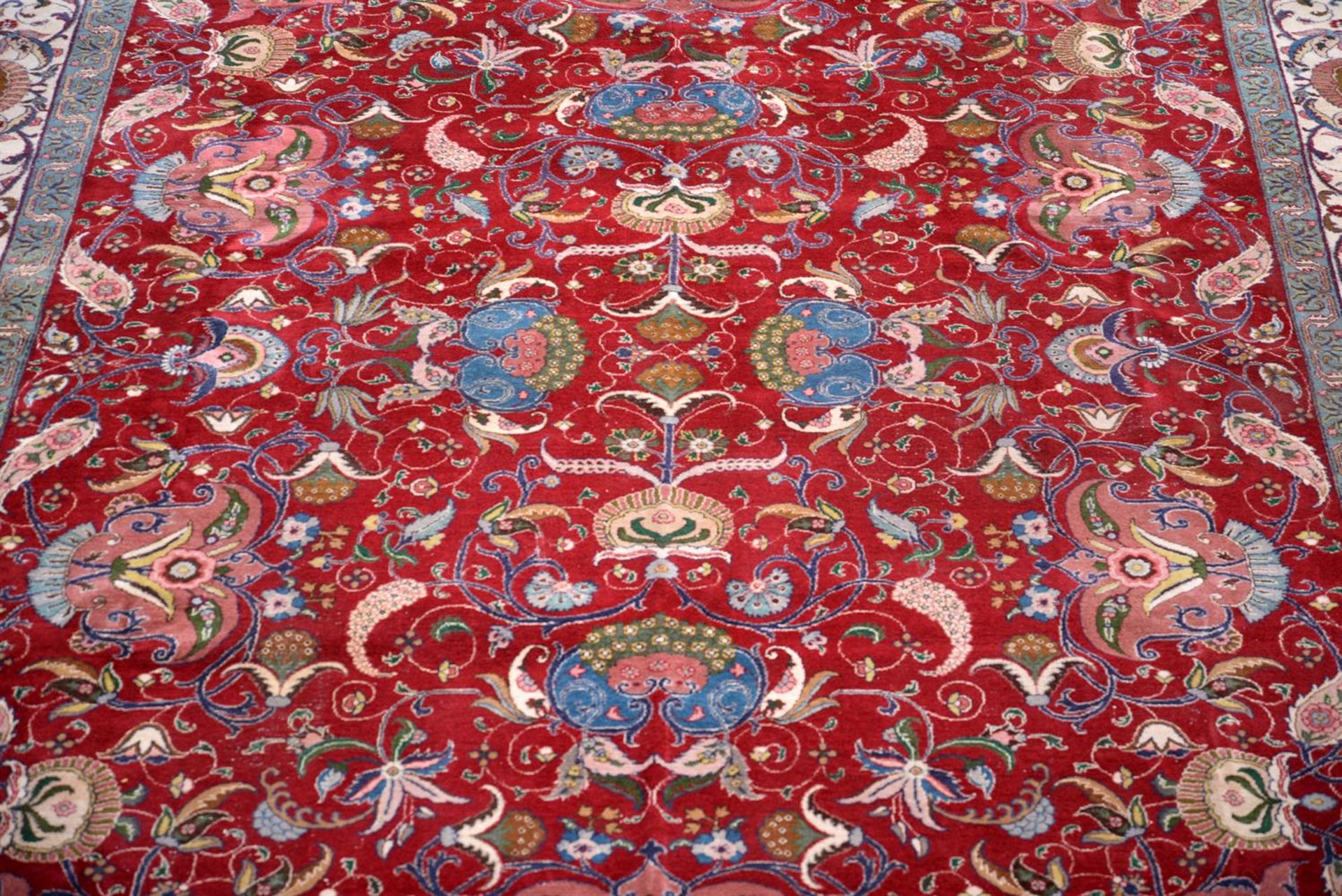 A TABRIZ CARPET, SIGNED BY MASTER WEAVER JAVAN AMIR KHIZ - Image 3 of 4