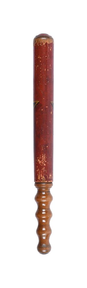 A VICTORIAN PAINTED WOOD SHORT TRUNCHEON - Image 2 of 2