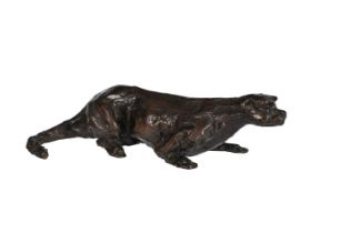 λ ELIZABETH MACDONALD-BUCHANAN (BRITISH B.1939), A BRONZE MODEL OF A CHEETAH