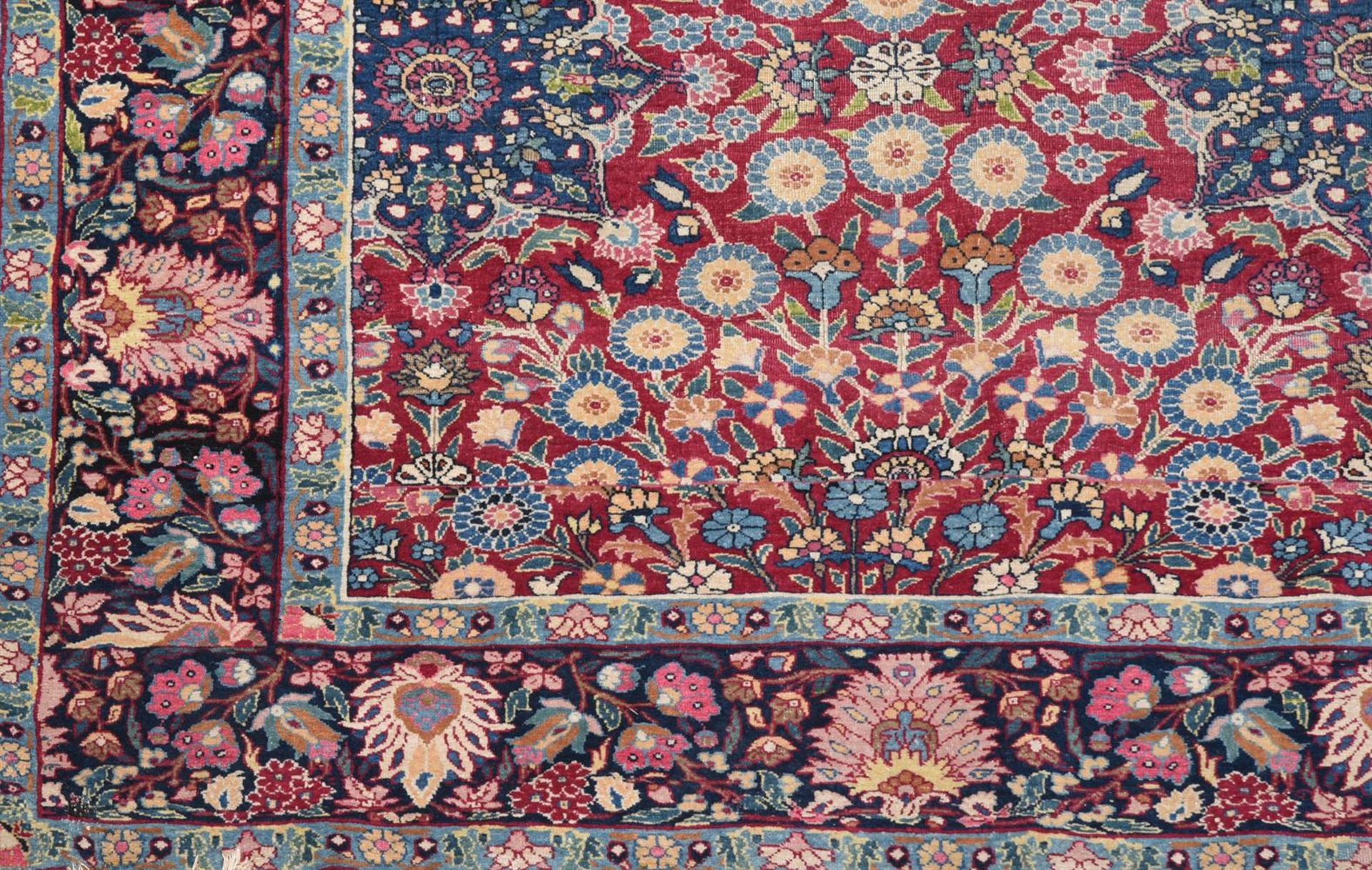 A CENTRAL PERSIAN CARPET - Image 2 of 2