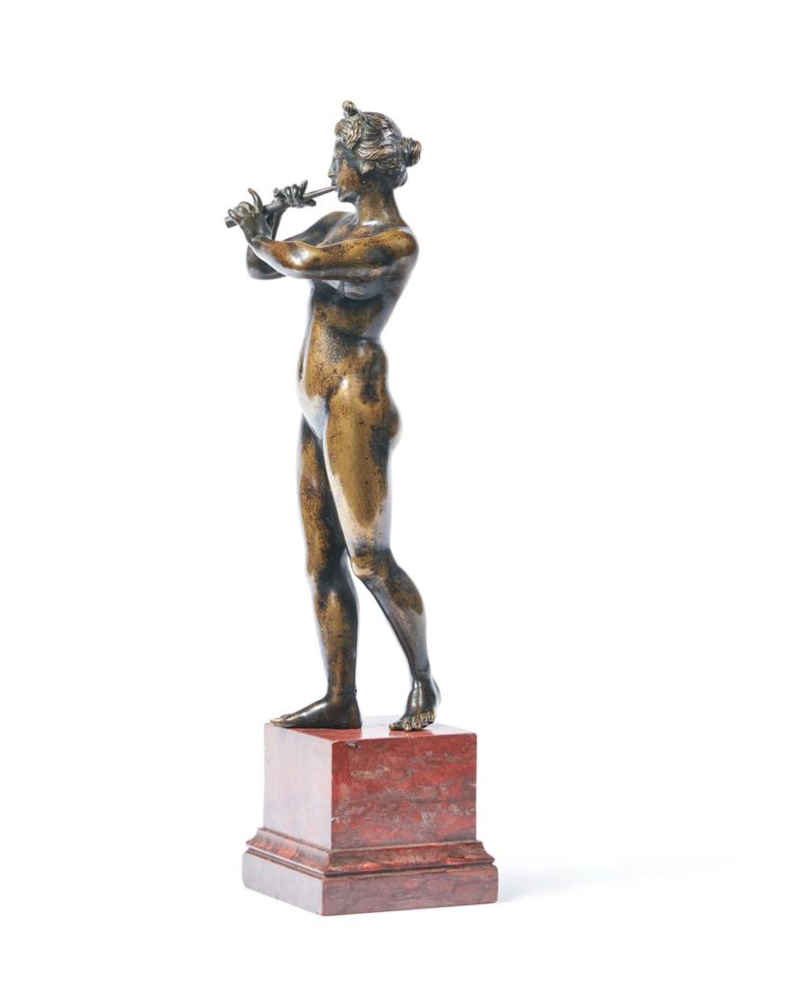 A FRENCH BRONZE FIGURE OF A FEMALE FLAUTIST, 18TH CENTURY - Image 3 of 5