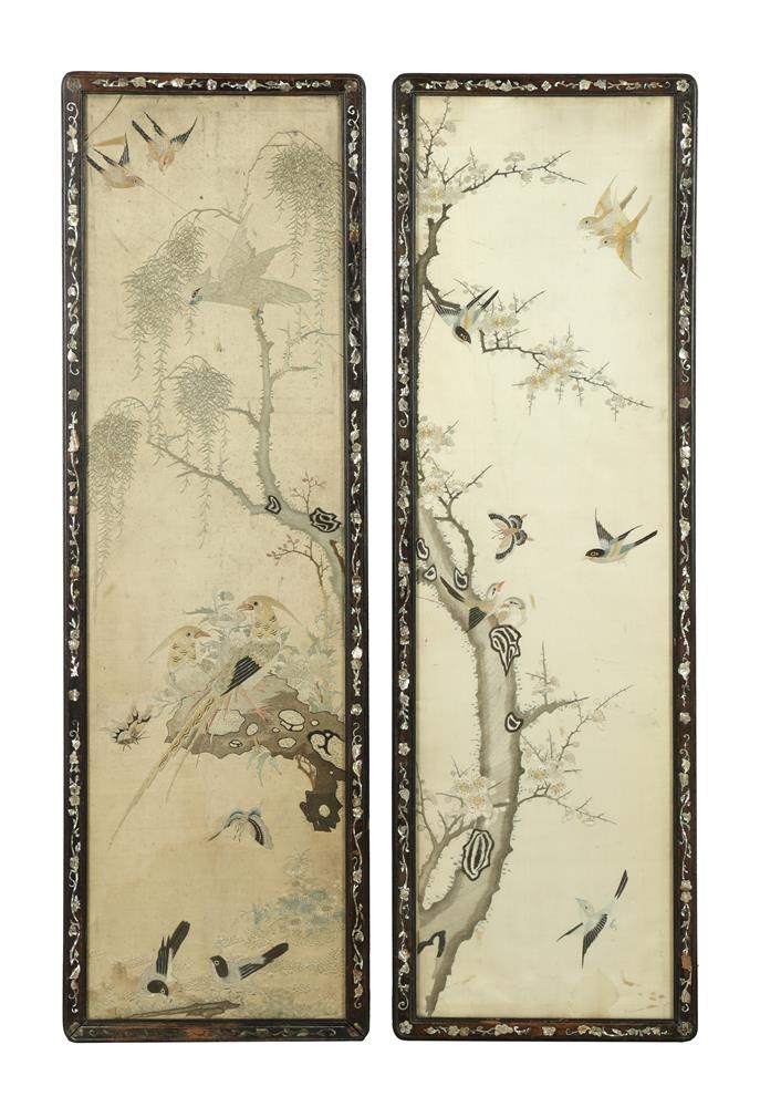 Y A pair of Canton embroidered silk panels - Image 2 of 3