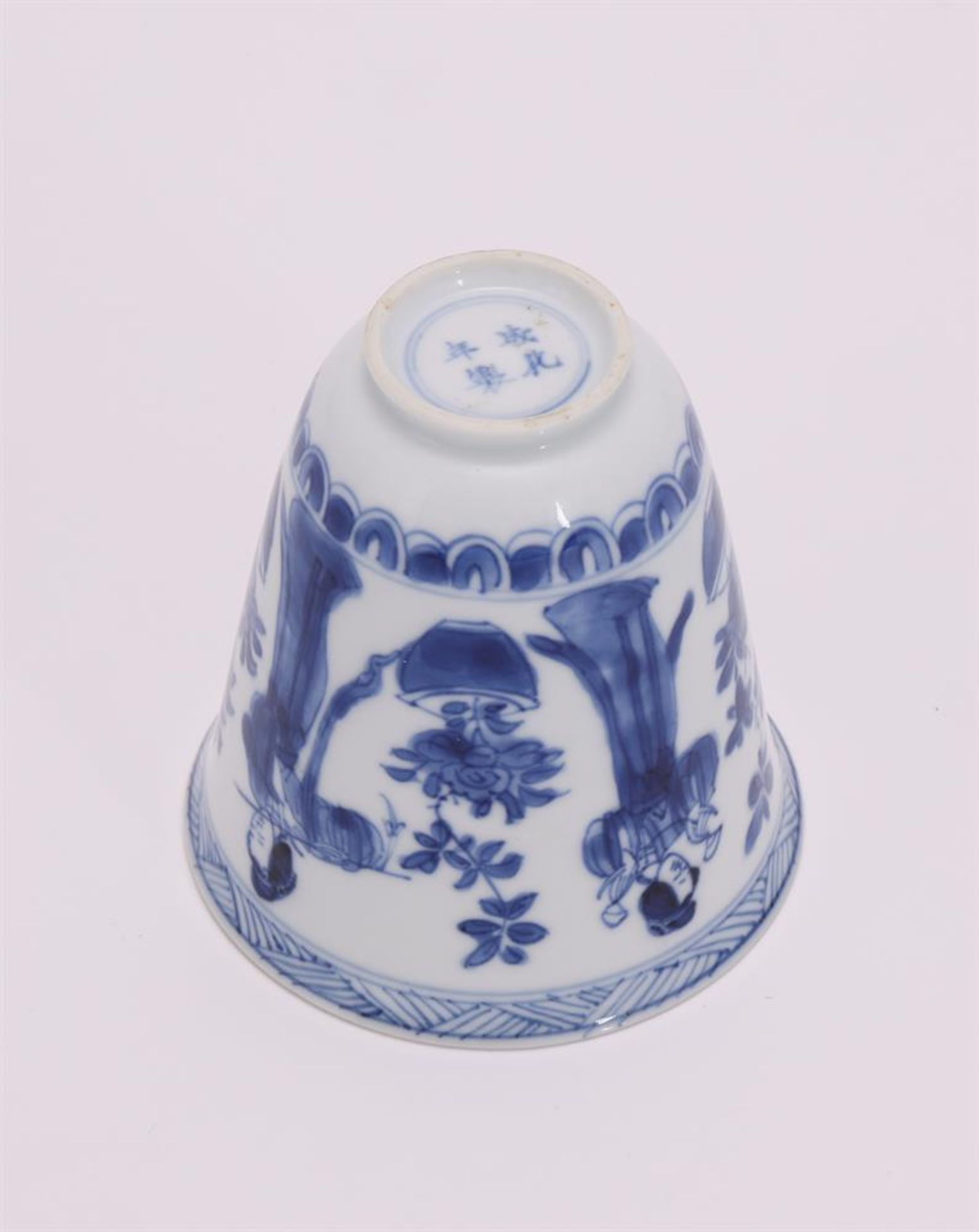 A Chinese blue and white cup - Bild 4 aus 4