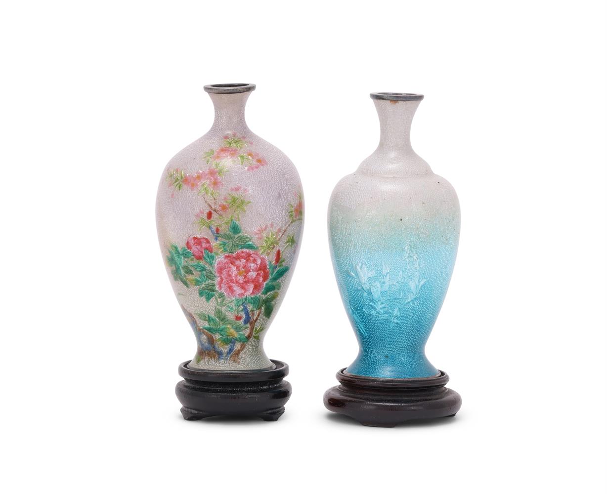 Tomiki Shobei: A Small Japanese Ginbari Enamelled Vase - Image 2 of 3