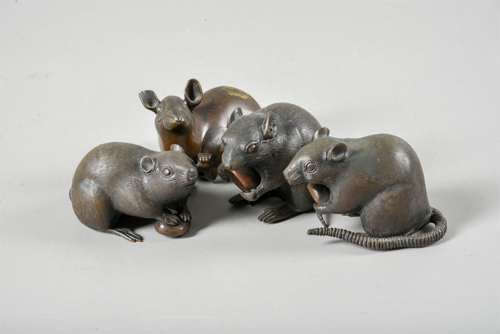 Three small Japanese bronze rats - Image 2 of 3
