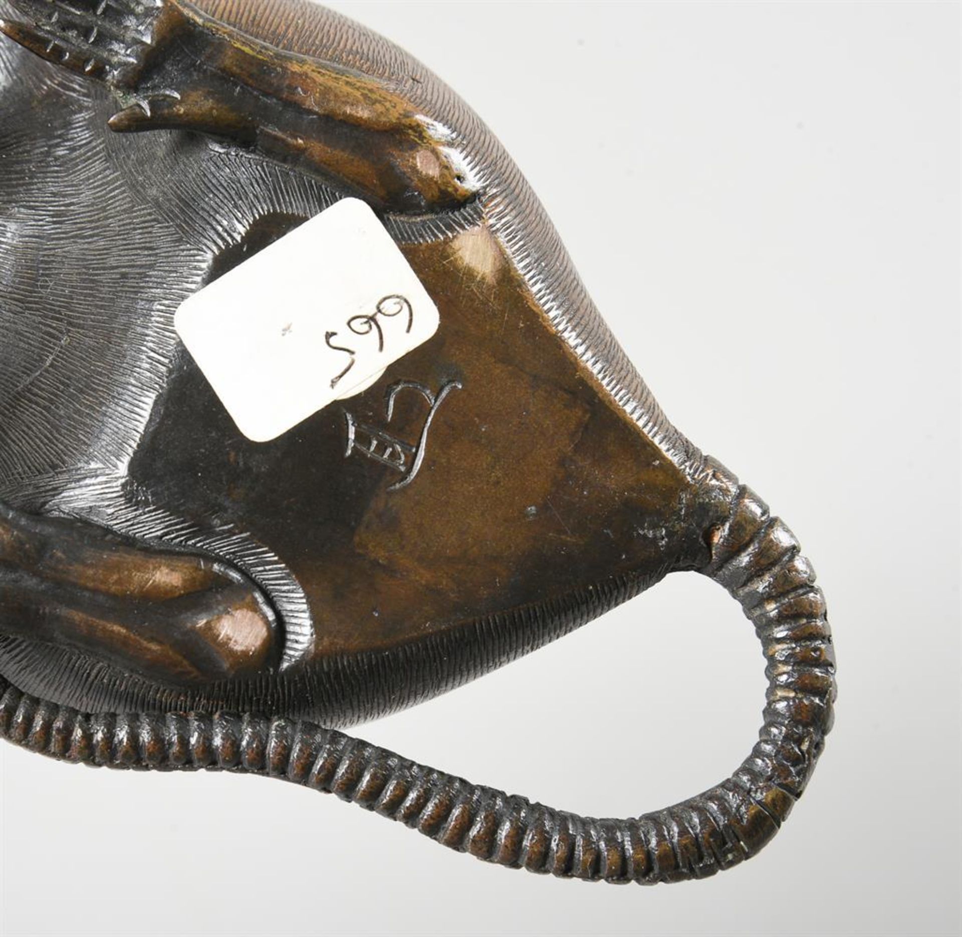 A Japanese bronze of a rat - Image 4 of 4