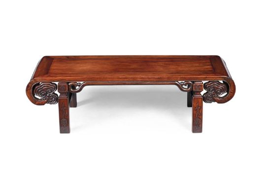 A Chinese hardwood low table - Bild 1 aus 3