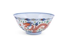 A Chinese wucai dragon bowl