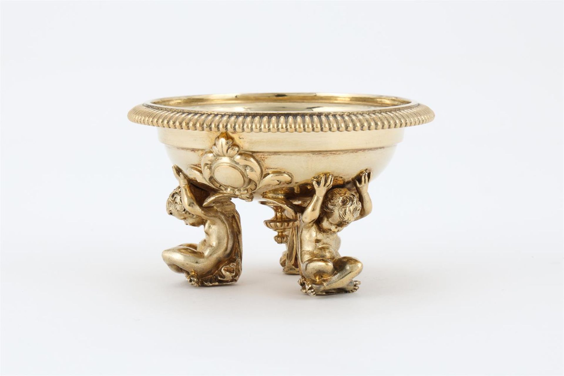 A SET OF FOUR 19TH CENTURY FRENCH SILVER GILT SALT CELLARS - Image 3 of 4