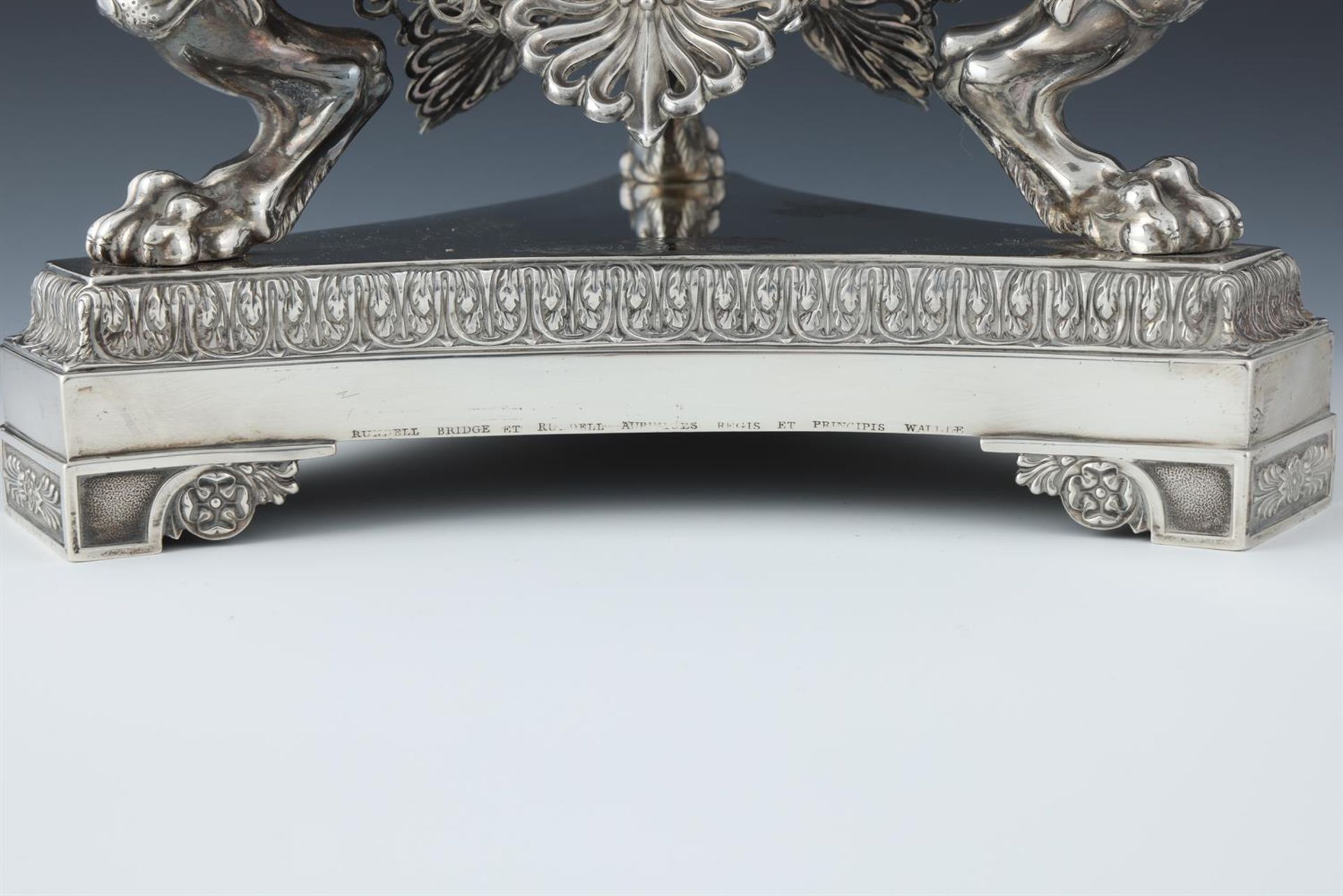 A GEORGE III SILVER CENTREPIECE - Image 7 of 9