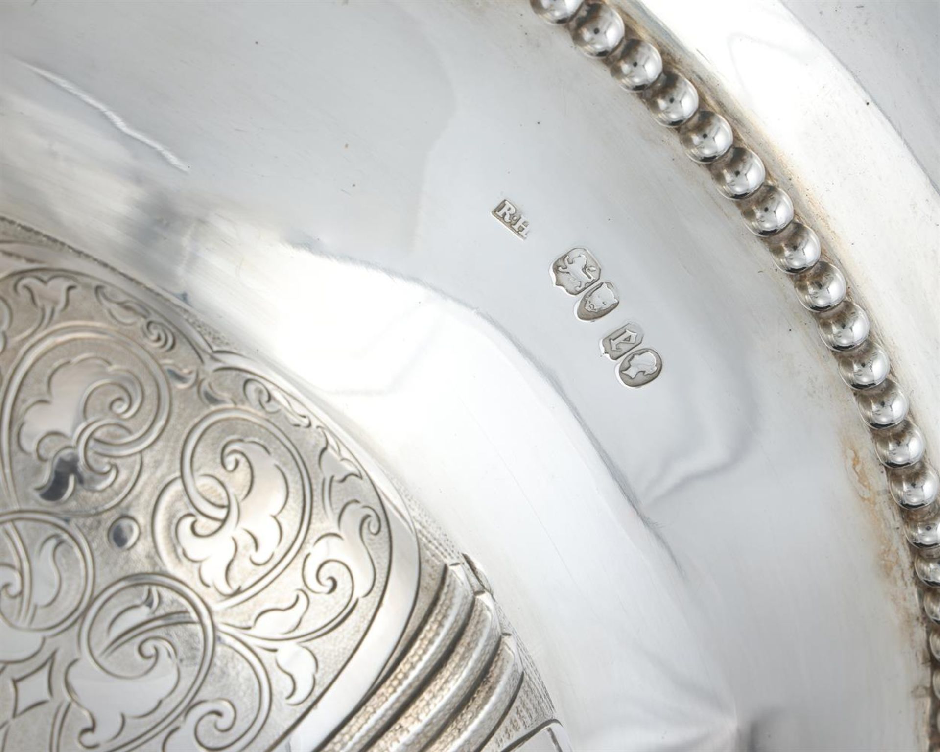 A VICTORIAN SILVER PEDESTAL CUP - Image 3 of 3