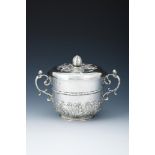 A CHARLES II SILVER PORRINGER AND COVER