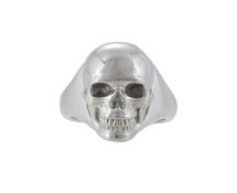 THEO FENNELL, AN 18 CARAT WHITE GOLD SKULL RING, LONDON 2019