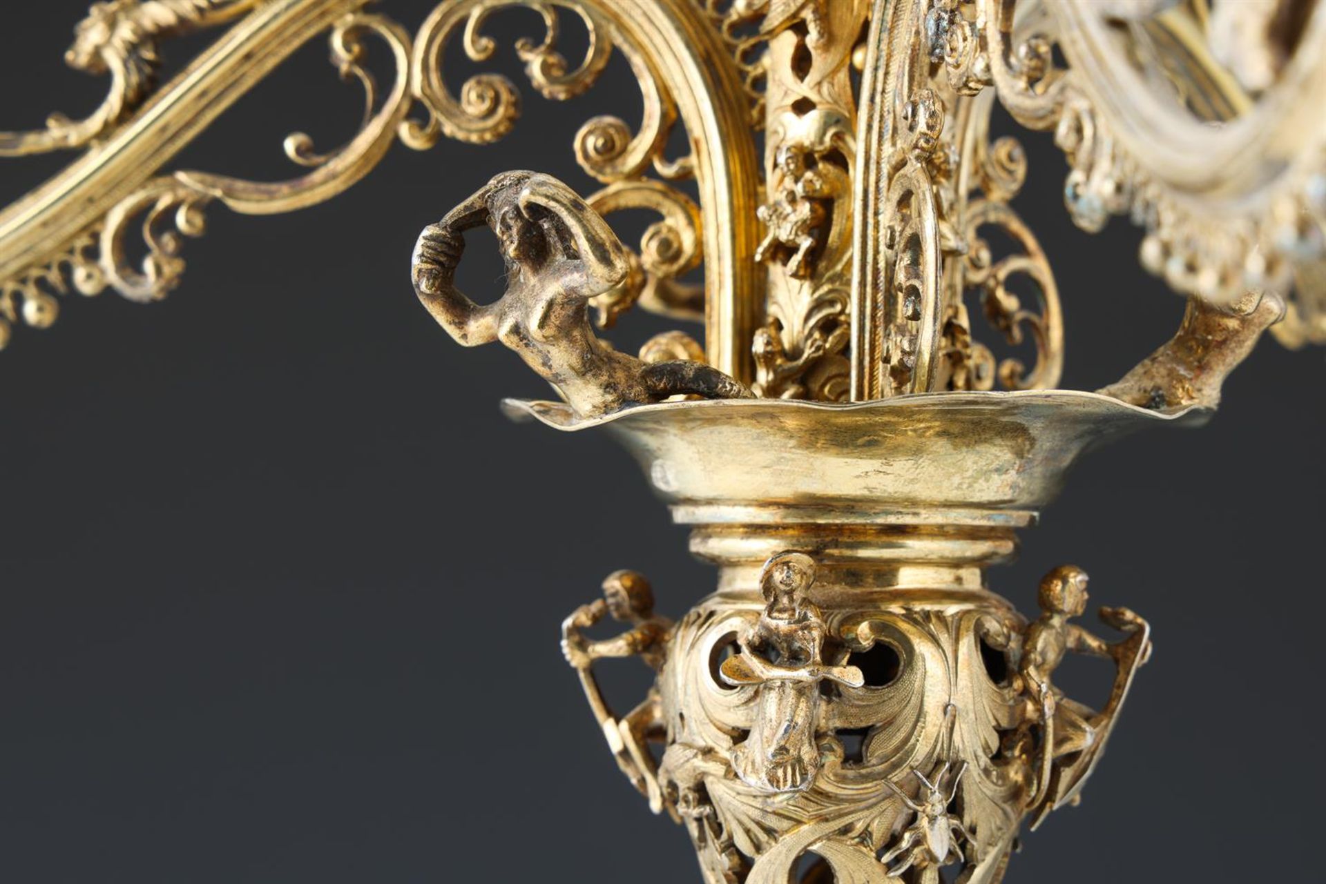 A PAIR OF MATCHED VICTORIAN SCOTTISH SILVER GILT FOUR LIGHT CANDELABRA - Image 4 of 9