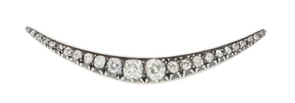 A LATE VICTORIAN DIAMOND CRESCENT BROOCH