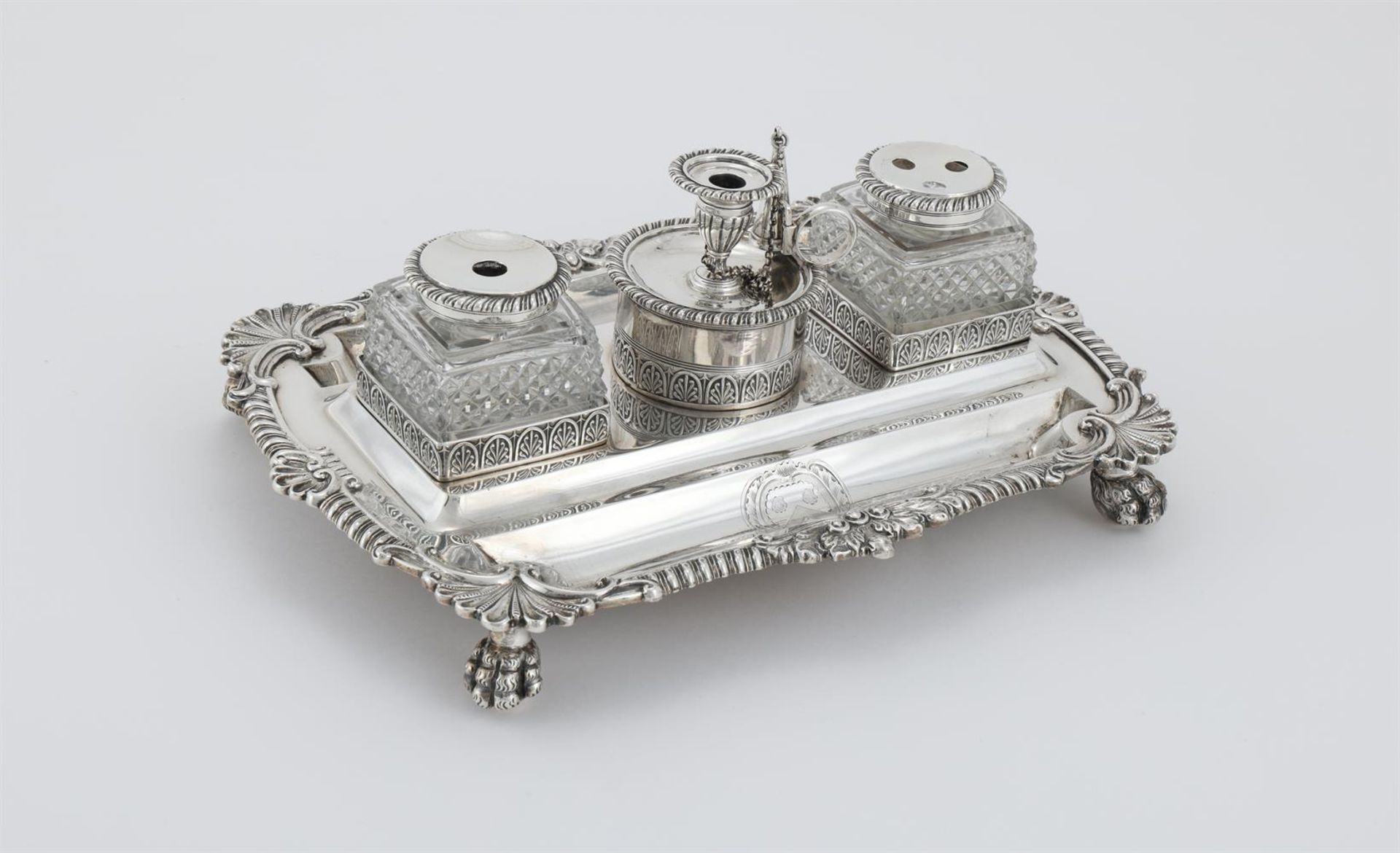 A GEORGE III SILVER SHAPED OBLONG INKSTAND - Image 4 of 5