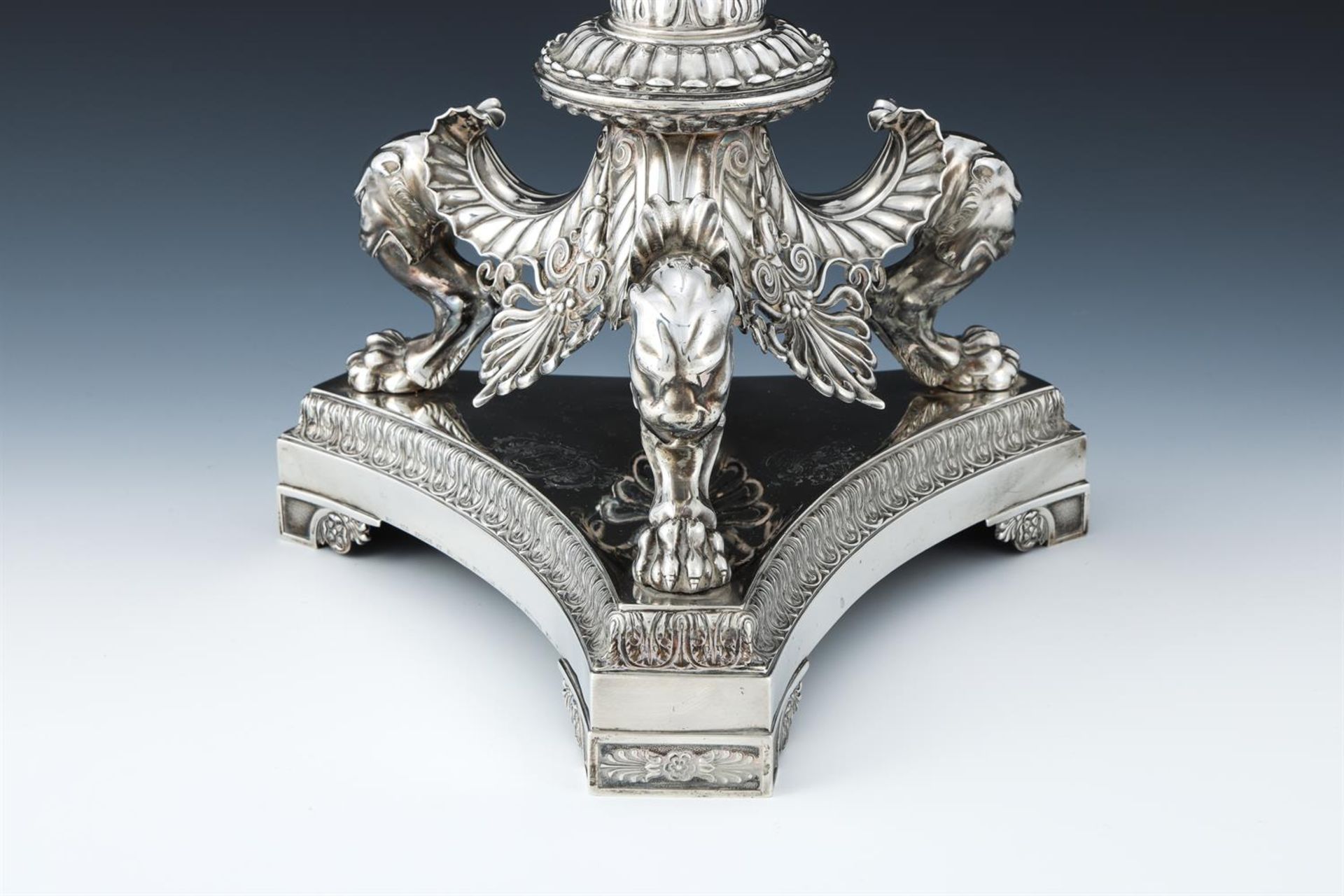 A GEORGE III SILVER CENTREPIECE - Image 8 of 9