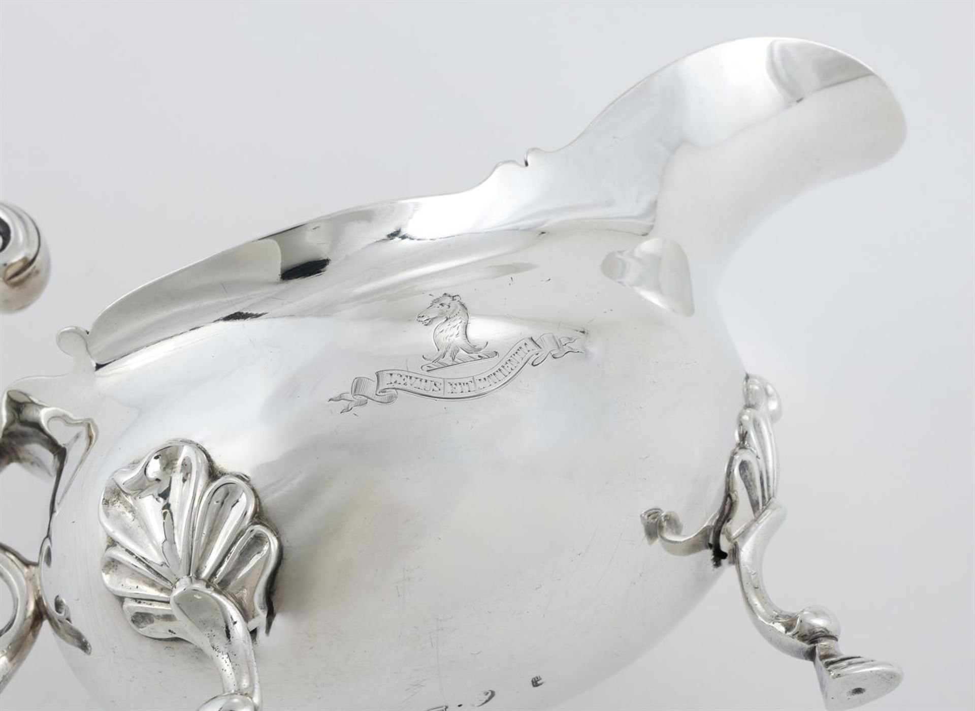 A PAIR OF GEORGE II SILVER OVAL SAUCE BOATS - Image 3 of 4