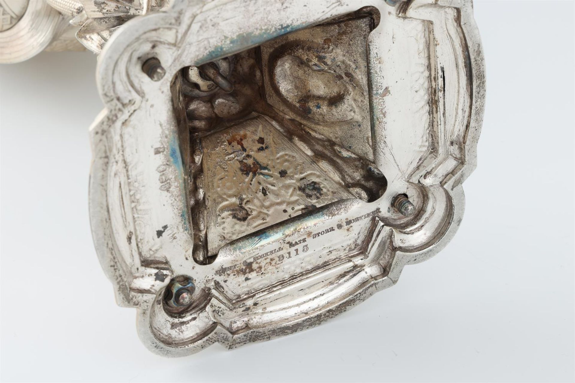 A VICTORIAN SILVER LOVING CUP AND COVER - Image 6 of 6