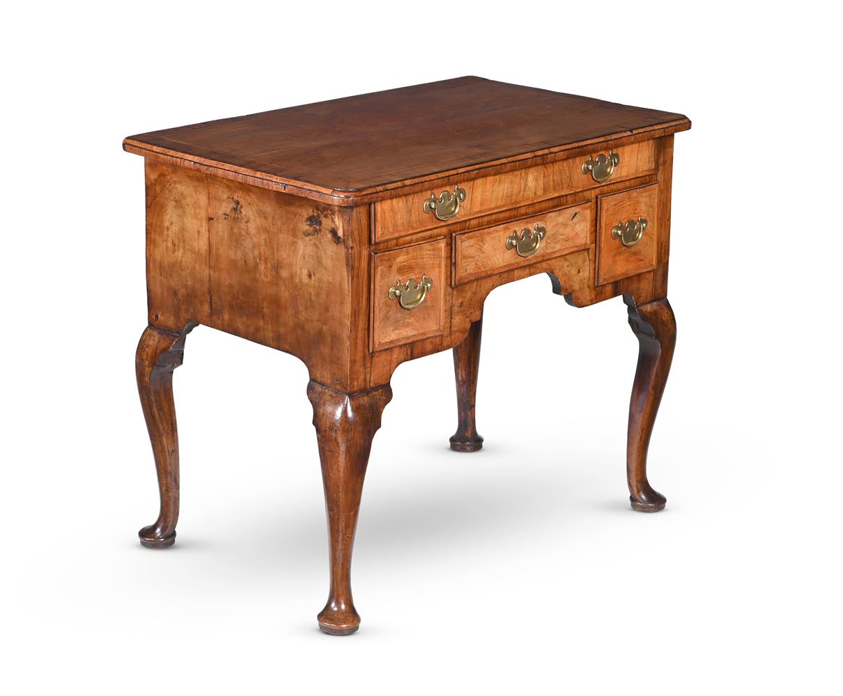 A GEORGE I WALNUT AND FEATHER BANDED SIDE TABLE, CIRCA 1720 - Image 2 of 4