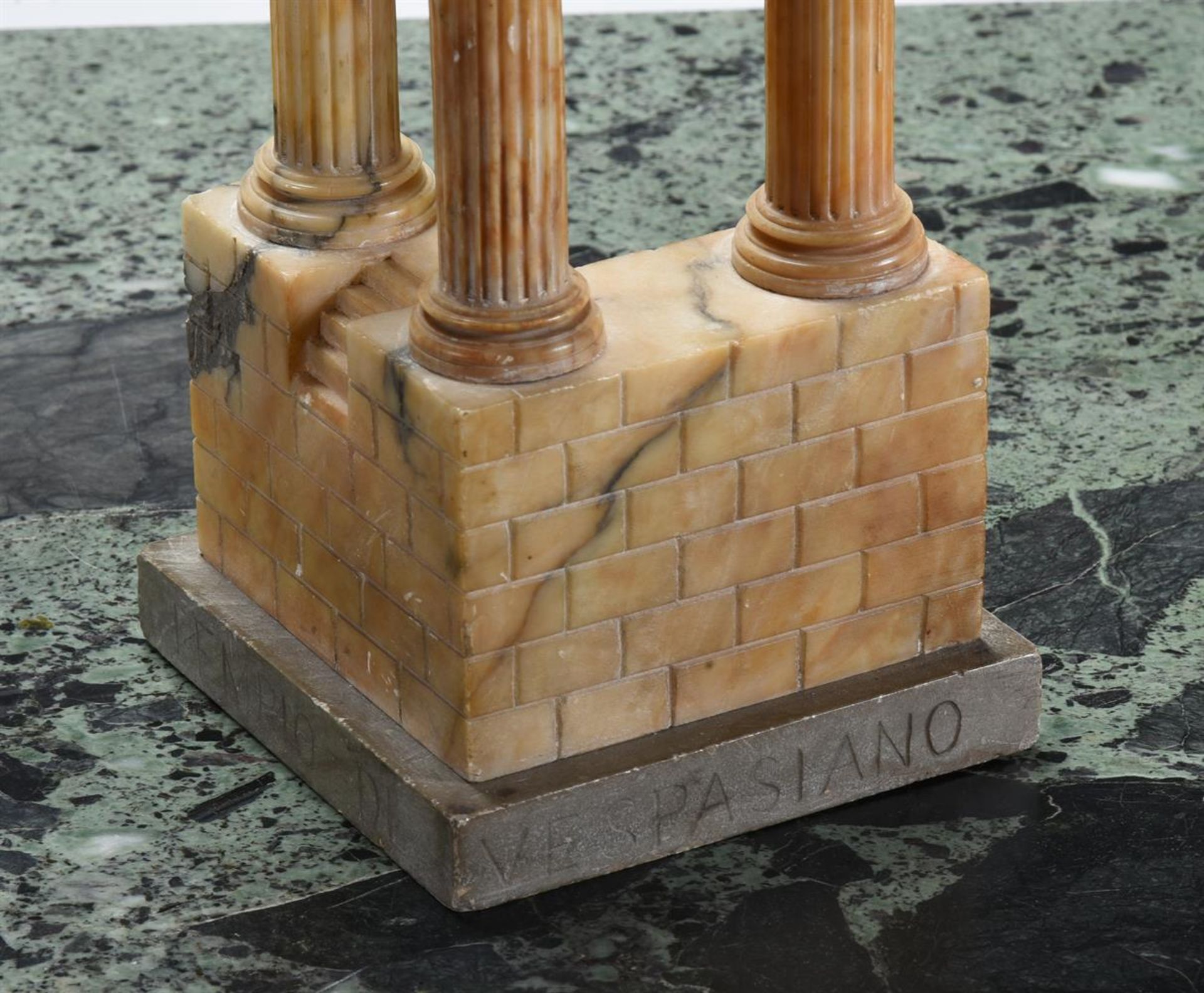 A GRAND TOUR STYLE MODEL OF THE TEMPLE OF VESPASIAN AND TITUS, ITALIAN, LATE 19TH CENTURY - Image 3 of 3