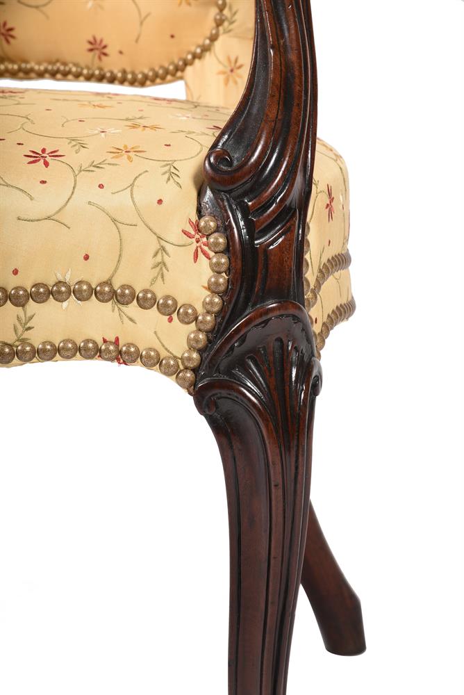 A GEORGE III MAHOGANY OPEN ARMCHAIR, IN THE MANNER OF GEORGE HEPPLEWHITE, CIRCA 1780 - Image 5 of 5