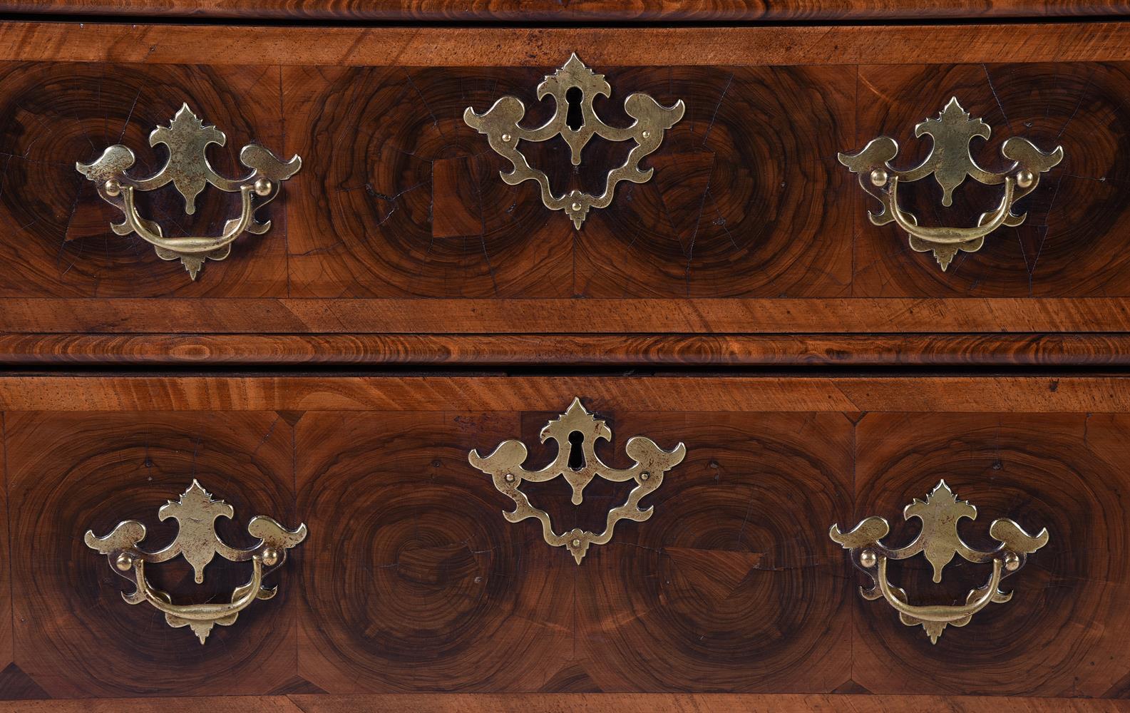 A QUEEN ANNE OLIVEWOOD, WALNUT, FRUITWOOD OYSTER VENEERED AND FEATHER-BANDED CHEST OF DRAWERS - Image 2 of 4