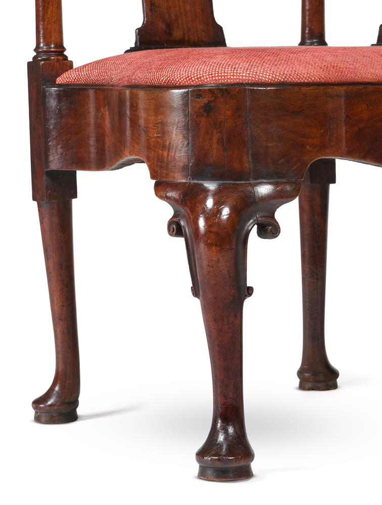 A GEORGE I WALNUT DESK OR READING CHAIR, CIRCA 1720 - Image 4 of 4