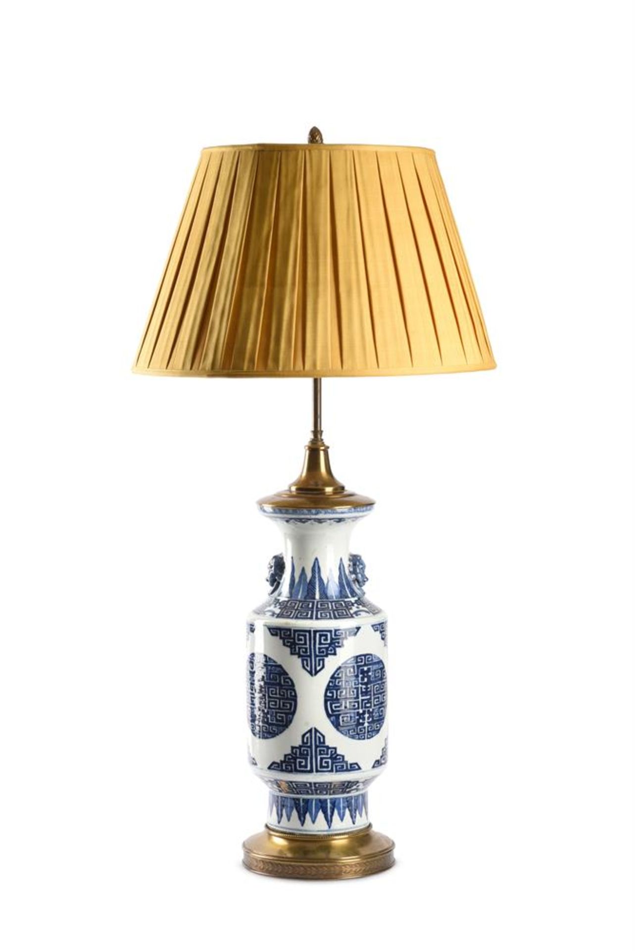 A CHINESE BLUE AND WHITE PORCELAIN AND GILT METAL MOUNTED TABLE LAMP, LATE 19TH OR 20TH CENTURY