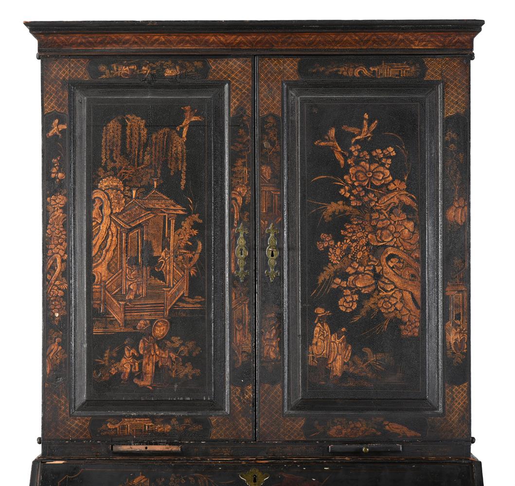 A GEORGE II BLACK LACQUER AND GILT JAPANNED BUREAU CABINET, CIRCA 1740 - Image 2 of 7