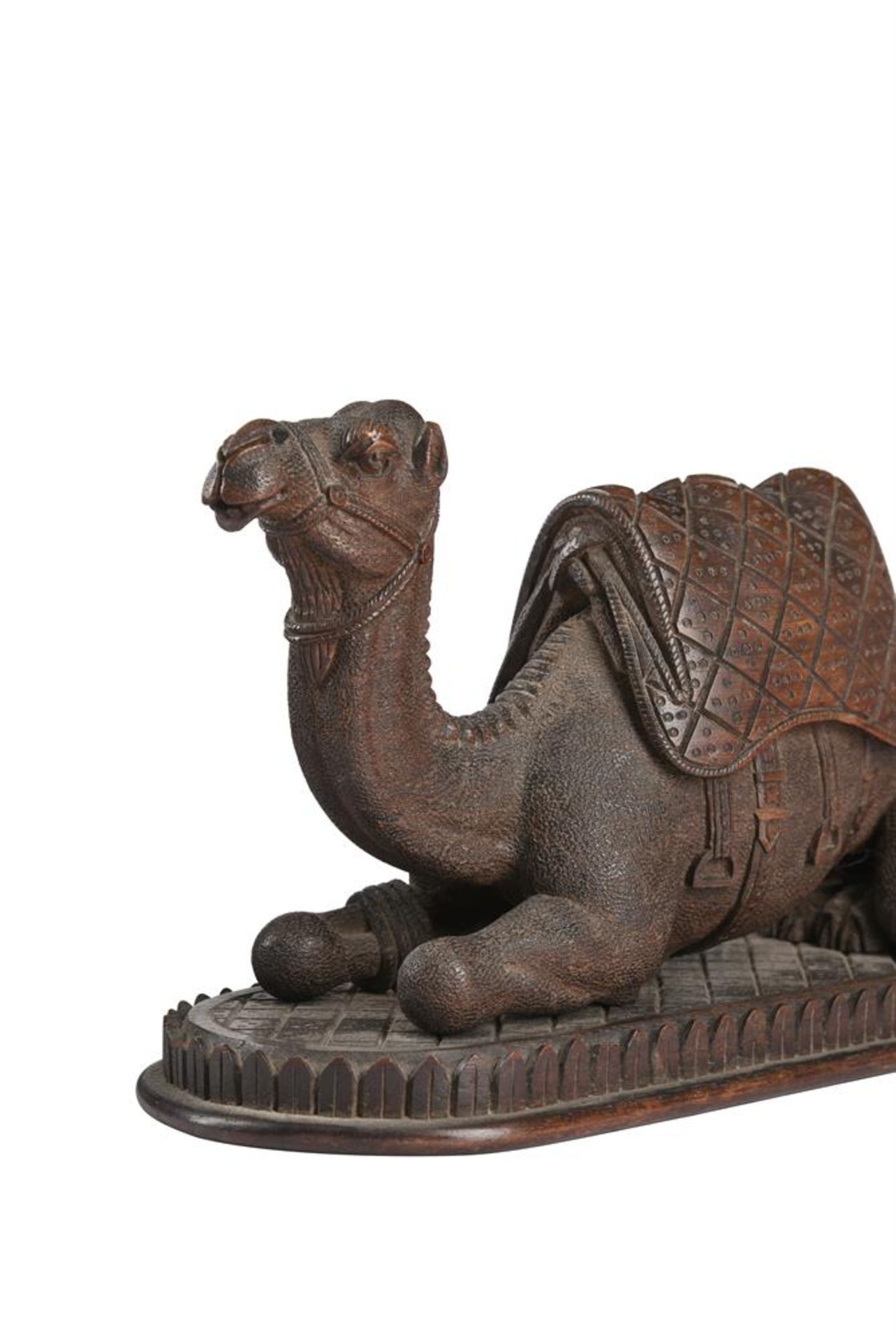 Y A GROUP OF THREE CARVED EXOTIC HARDWOOD MODELS OF RECUMBENT CAMELS, 20TH CENTURY - Image 2 of 3