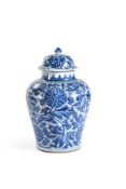 A LARGE PORCELAIN BLUE AND WHITE GLAZED JAR AND COVER, CHINESE, TRANSITIONAL PERIOD, MID 17TH CENT
