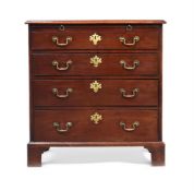 A GEORGE II MAHOGANY BACHELOR'S CHEST OF DRAWERS, MID 18TH CENTURY
