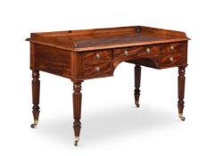 A GEORGE IV MAHOGANY DRESSING TABLE, ATTRIBUTED TO GILLOWS, CIRCA 1825
