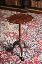 AN IRISH GEORGE II TRIPOD TABLE, MID 18TH CENTURY