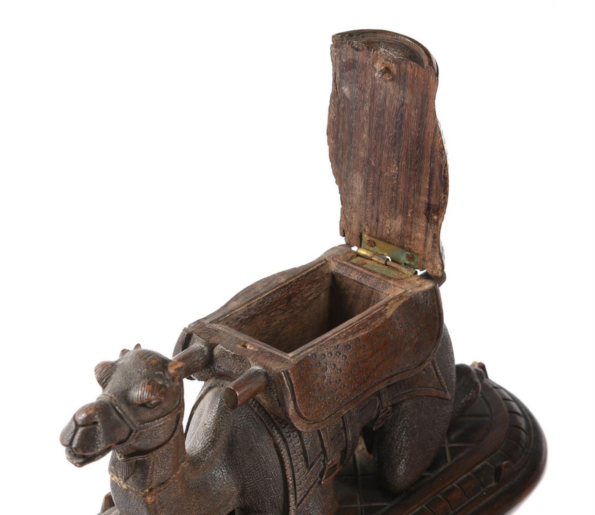 Y A GROUP OF THREE CARVED EXOTIC HARDWOOD MODELS OF RECUMBENT CAMELS, 20TH CENTURY - Image 3 of 3