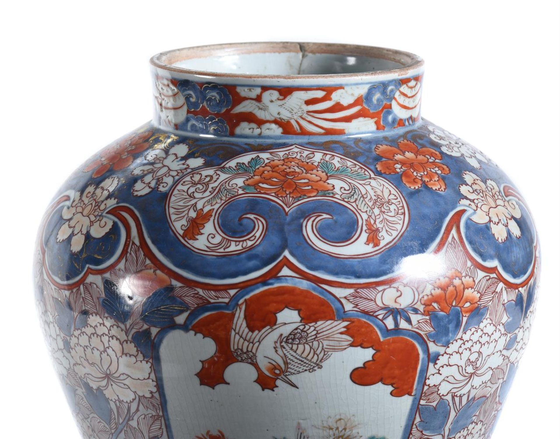 A LARGE IMARI VASE, JAPANESE, EDO PERIOD, LATE 17TH CENTURY - Image 3 of 3