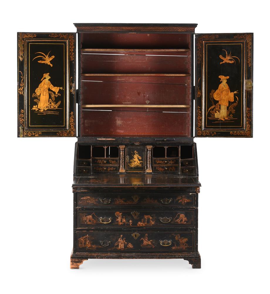 A GEORGE II BLACK LACQUER AND GILT JAPANNED BUREAU CABINET, CIRCA 1740 - Image 6 of 7