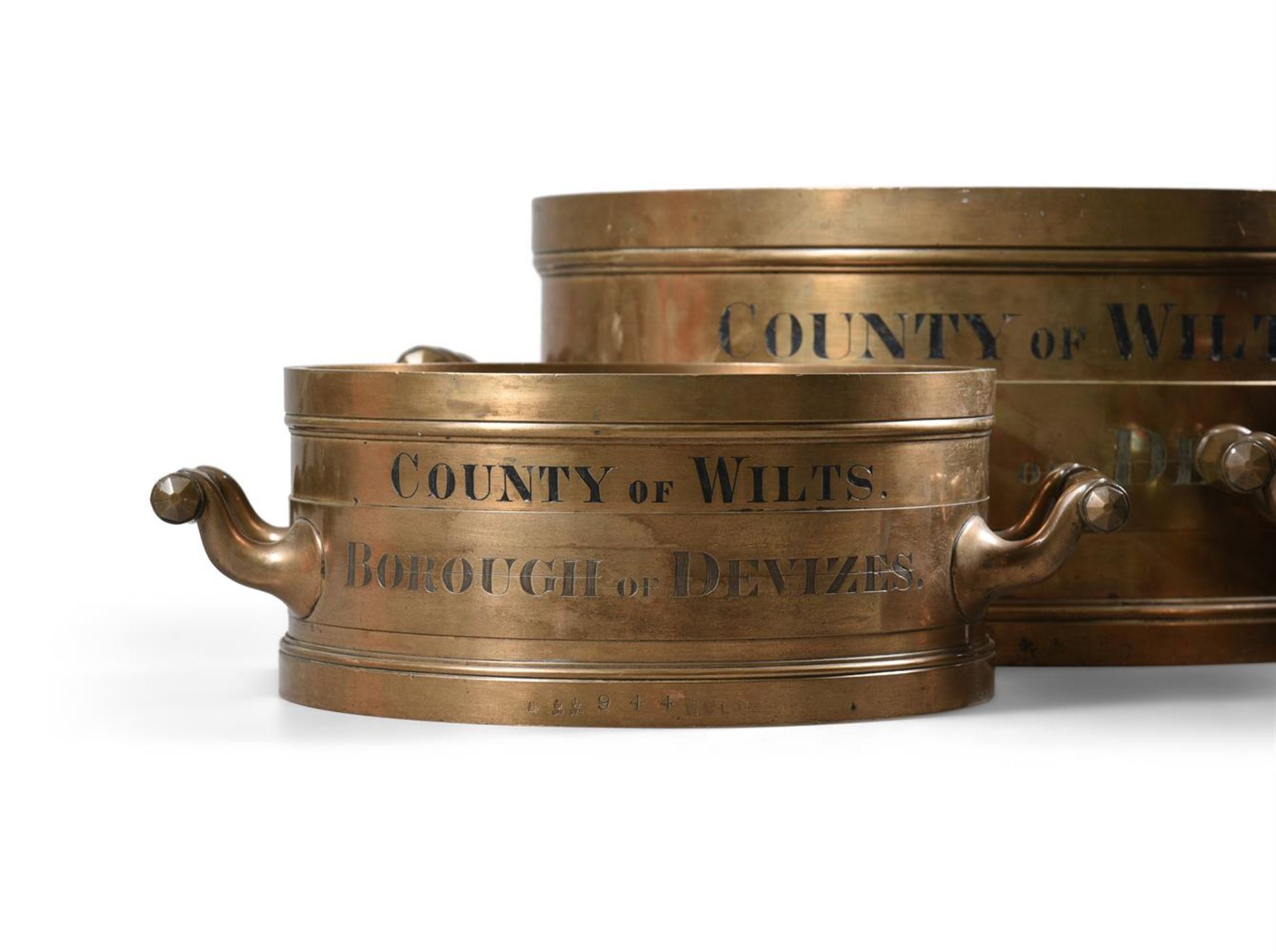A SET OF THREE LATE VICTORIAN BRASS ALLOY IMPERIAL MEASURES FOR THE COUNTY OF WILTSHIRE - Image 3 of 6
