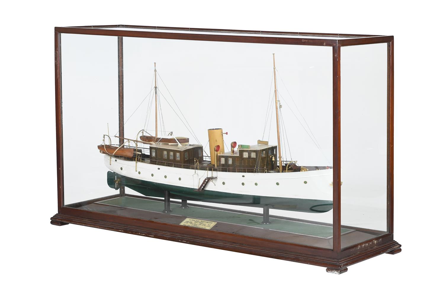 A SHIP BUILDERS MODEL OF 'MARTINETTA' A STEAM YACHT BUILT BY JOHN I. THORNYCROFT IN 1929 - Image 2 of 3